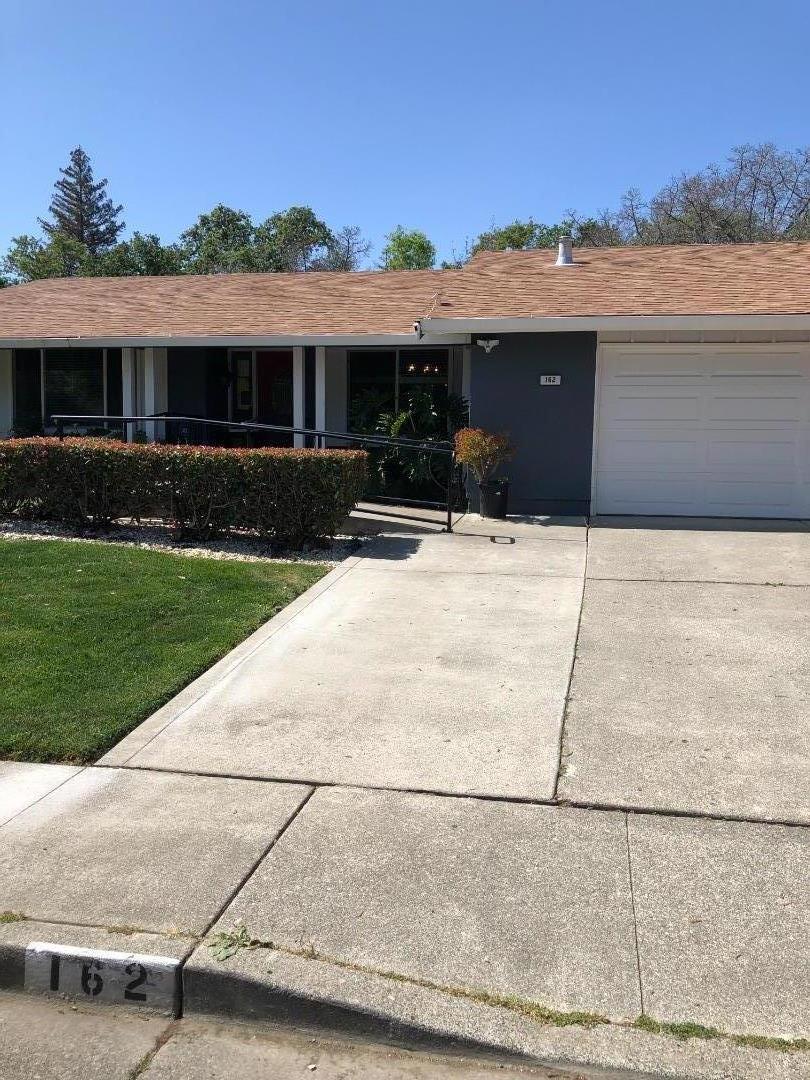 Photo of 162 N Alamo Dr in Vacaville, CA