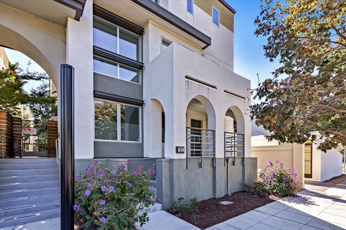 Detail Gallery Image 1 of 1 For 761 Brewster Ave, Redwood City,  CA 94063 - 3 Beds | 3/1 Baths