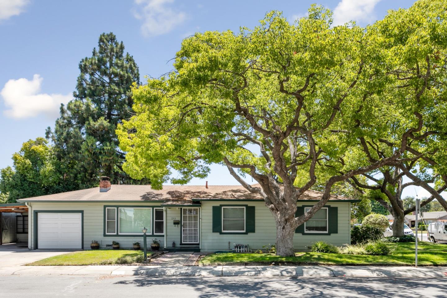 Detail Gallery Image 1 of 1 For 752 Sherman Oaks Dr, San Jose,  CA 95128 - 3 Beds | 2 Baths