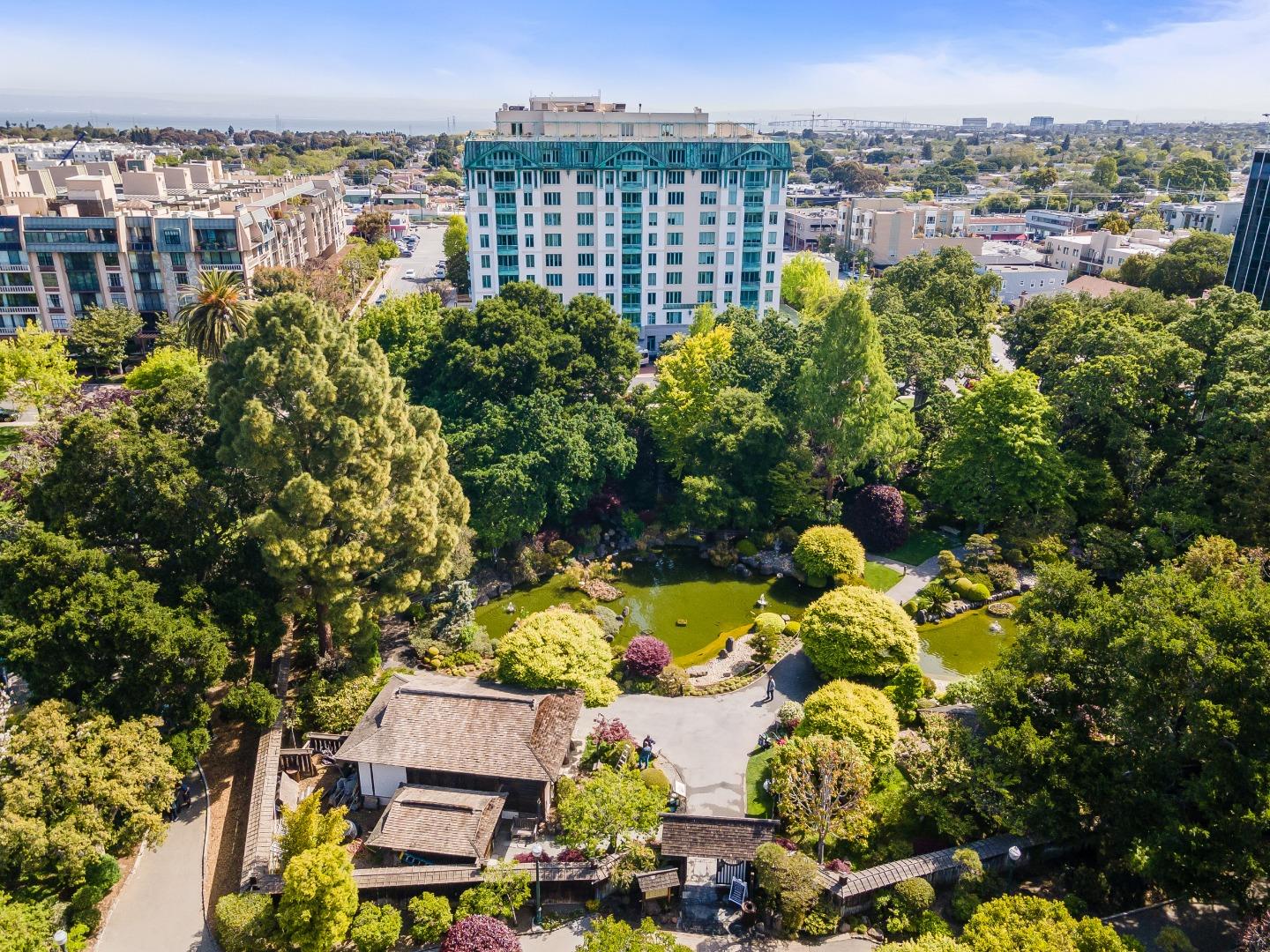 Detail Gallery Image 1 of 1 For 601 Laurel Ave #702,  San Mateo,  CA 94401 - 2 Beds | 2 Baths