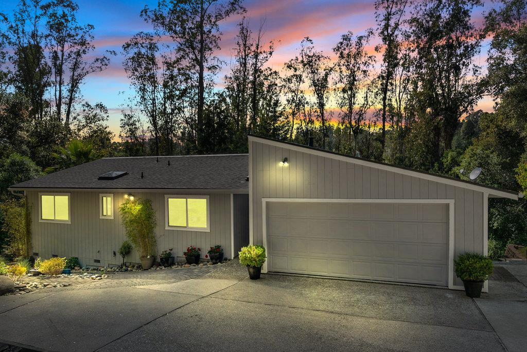 Detail Gallery Image 1 of 1 For 225 Shadowmere Way, Aptos,  CA 95003 - 3 Beds | 2 Baths