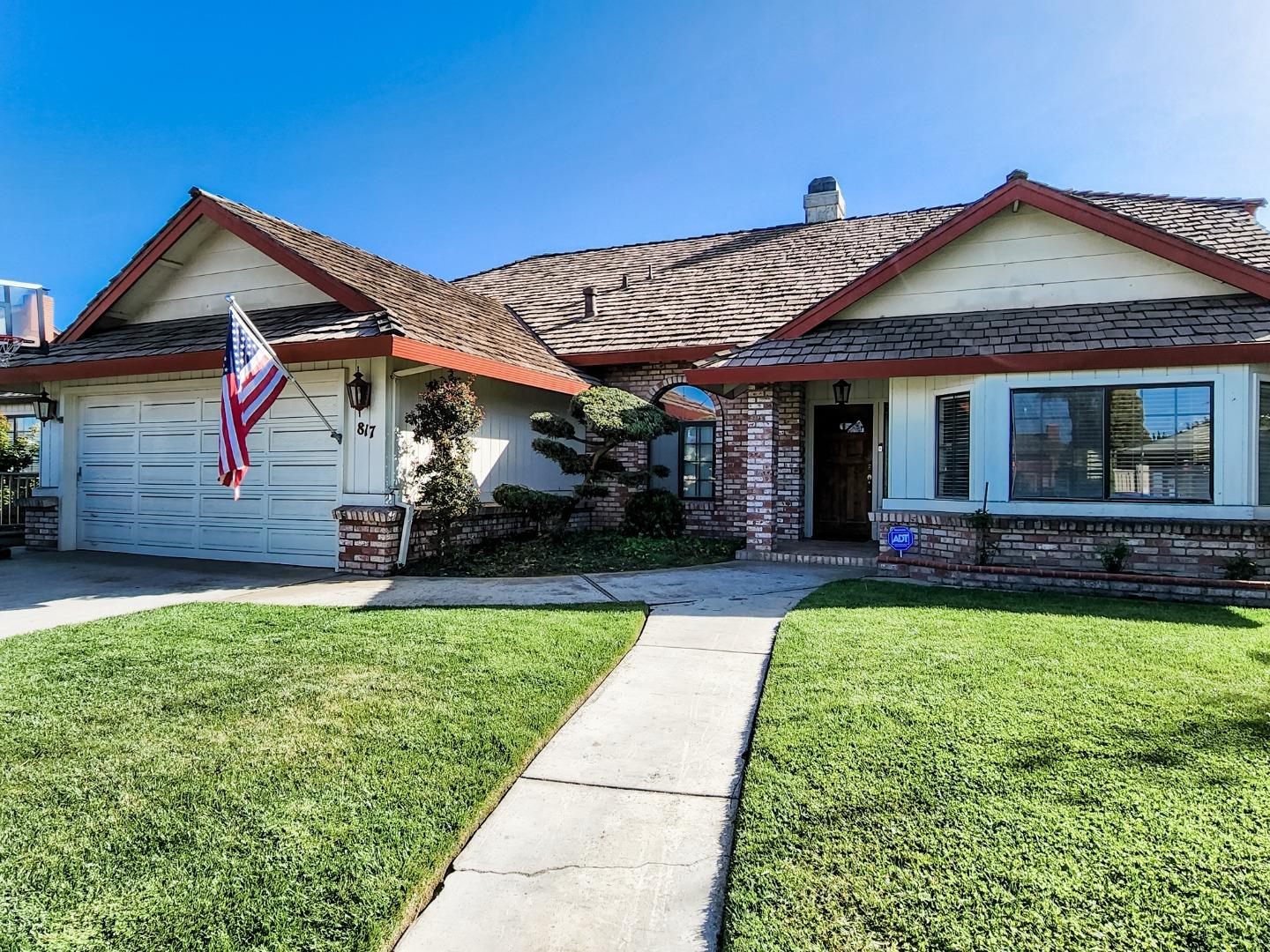 Detail Gallery Image 1 of 1 For 817 Ambrose Dr, Salinas,  CA 93901 - 3 Beds | 2 Baths