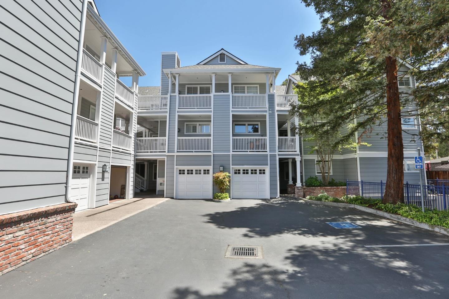 Detail Gallery Image 1 of 32 For 905 Sunrose Ter #203,  Sunnyvale,  CA 94086 - 2 Beds | 2 Baths