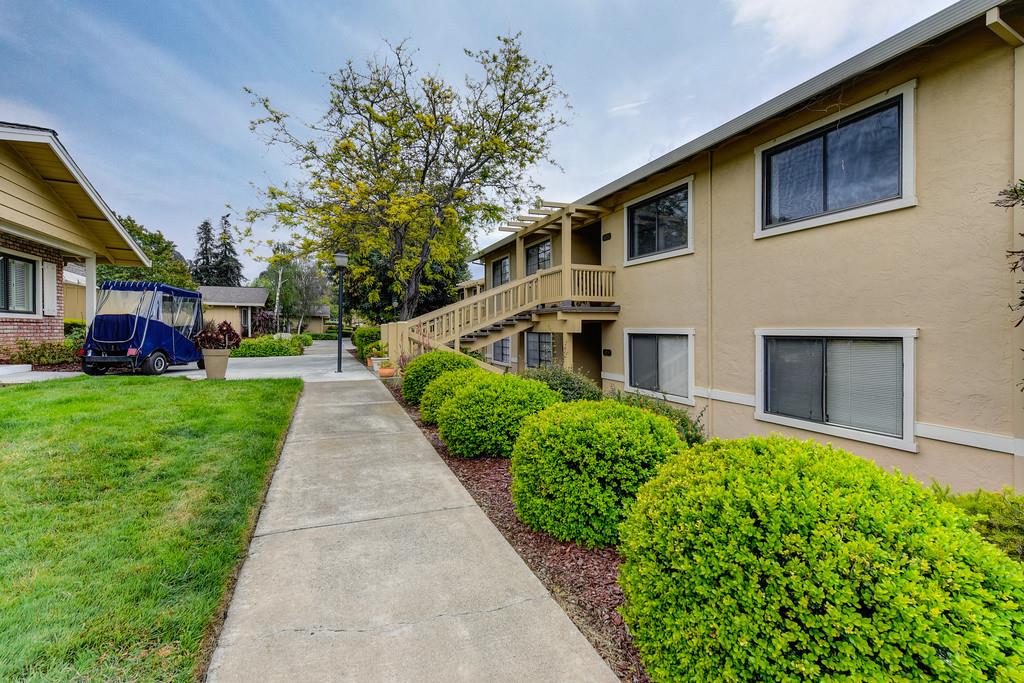 Detail Gallery Image 1 of 1 For 5051 Cribari Vale, San Jose,  CA 95135 - 2 Beds | 2 Baths