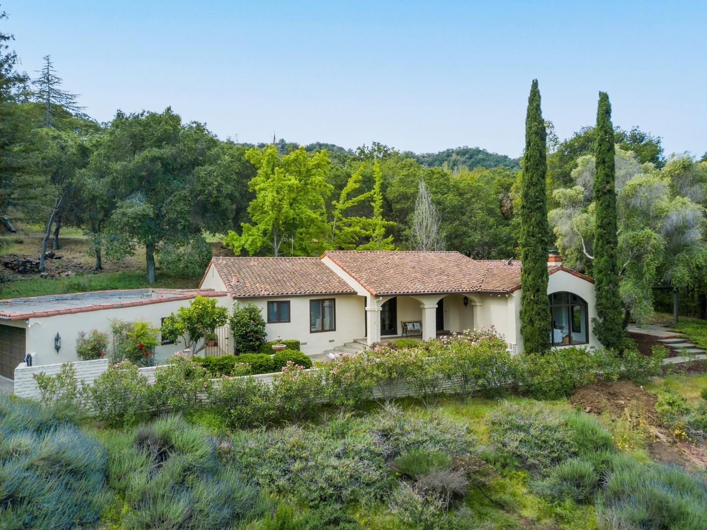 Detail Gallery Image 1 of 1 For 11523 Summit Wood Rd, Los Altos Hills,  CA 94022 - 4 Beds | 2/1 Baths