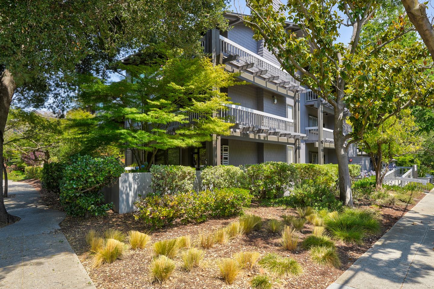 Detail Gallery Image 1 of 1 For 119 Emerson St, Palo Alto,  CA 94301 - 2 Beds | 2 Baths