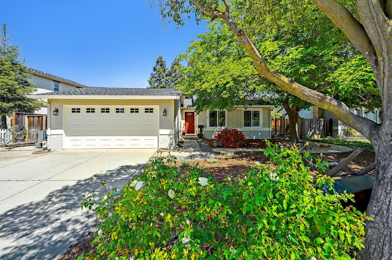 Detail Gallery Image 1 of 1 For 1295 Jasmine Way, Morgan Hill,  CA 95037 - 3 Beds | 2 Baths