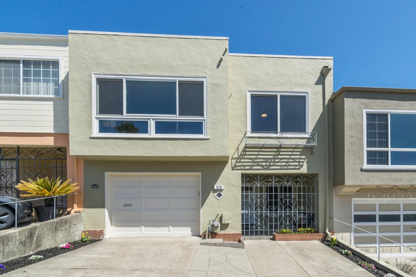 Detail Gallery Image 1 of 1 For 519 Castle St, Daly City,  CA 94014 - 3 Beds | 2 Baths