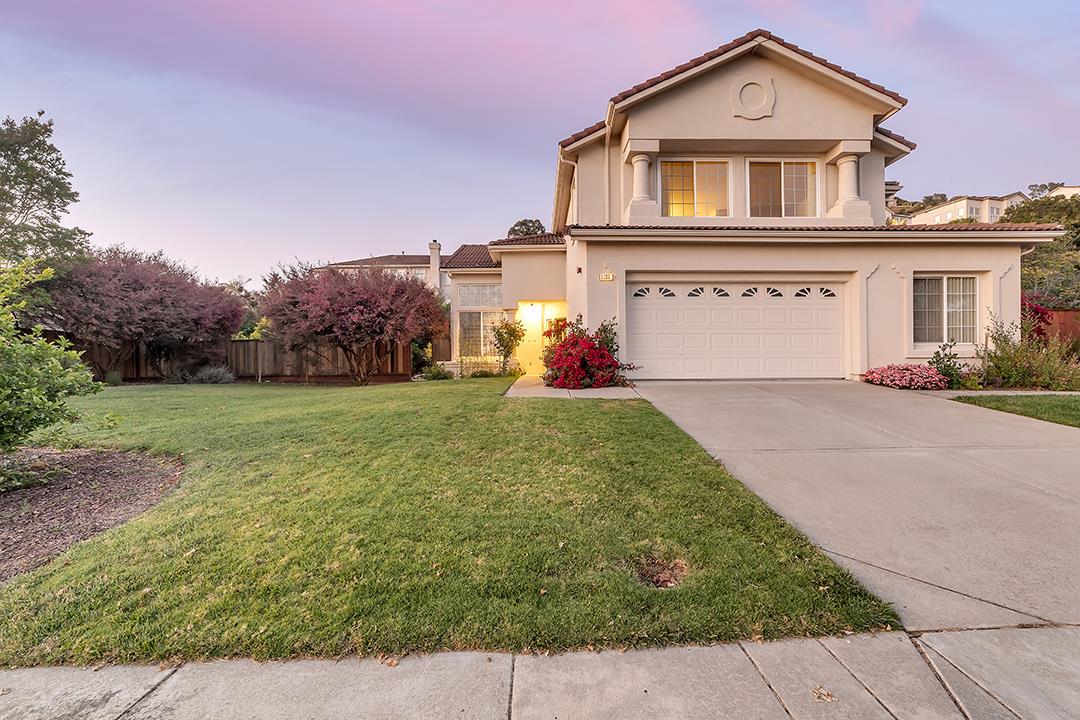 Photo of 1008 Silver Maple Ln in Hayward, CA