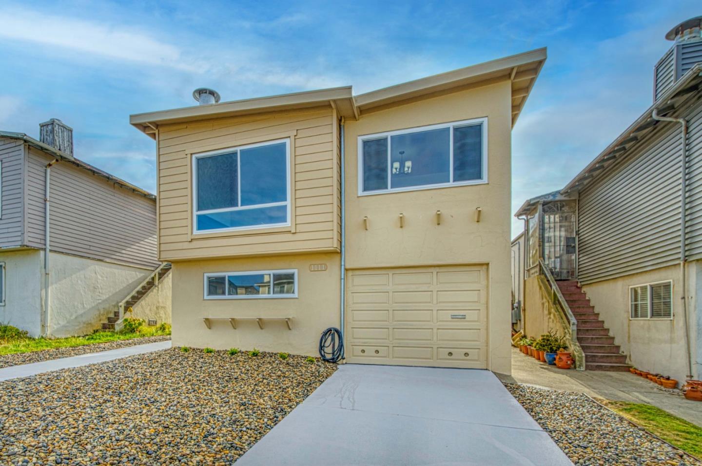 Detail Gallery Image 1 of 1 For 1111 Southgate Ave, Daly City,  CA 94015 - 3 Beds | 2 Baths