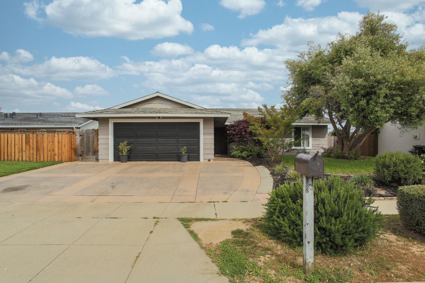 Detail Gallery Image 1 of 1 For 12925 Buchanan Way, Salinas,  CA 93906 - 3 Beds | 2 Baths