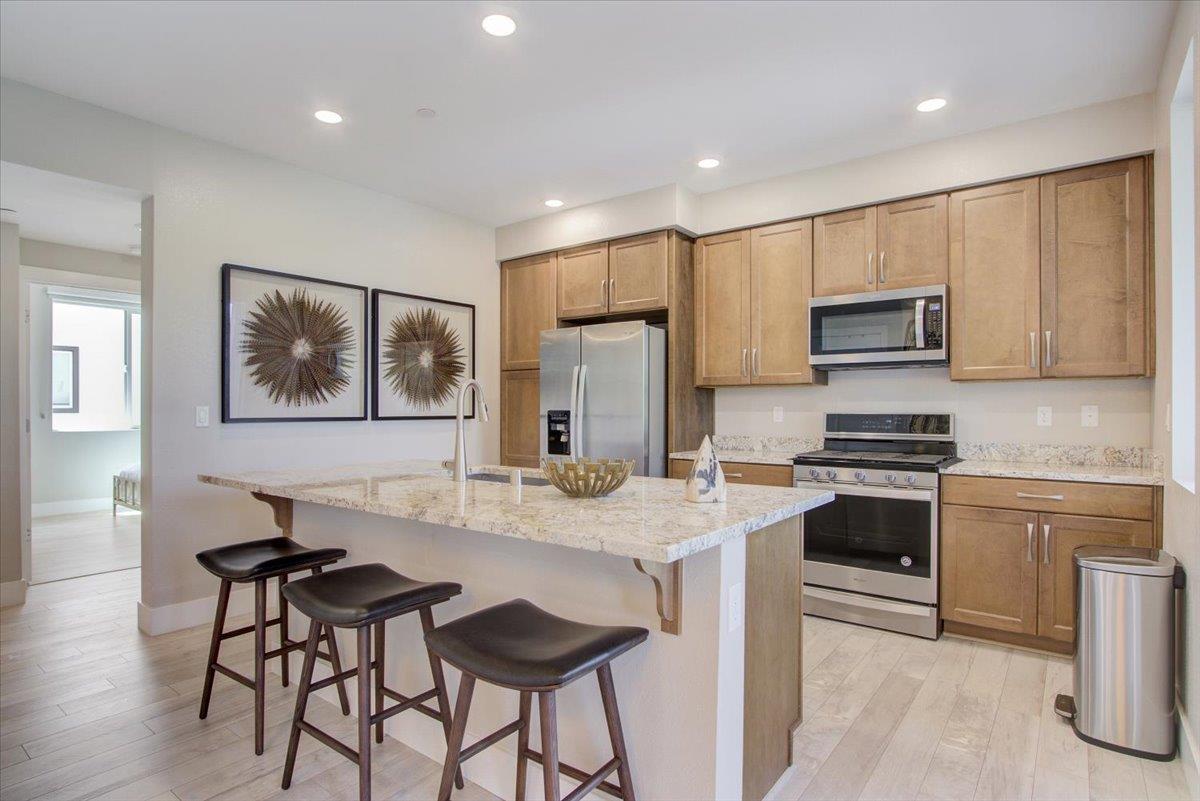 Detail Gallery Image 1 of 1 For 760 Garden St #20,  Milpitas,  CA 95035 - 2 Beds | 2 Baths