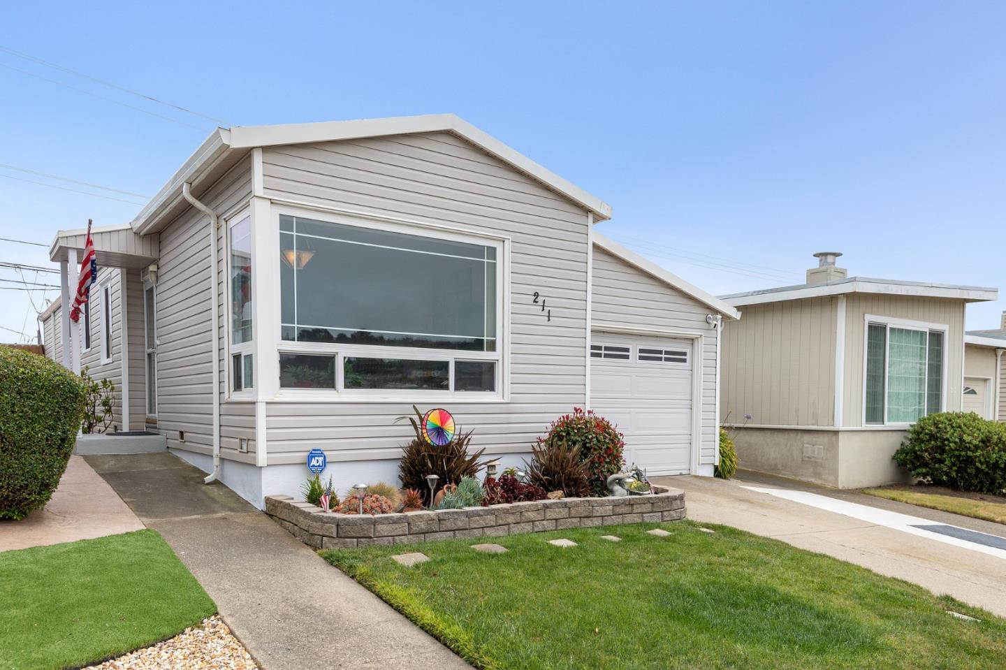 211 Lakeshire DR, DALY CITY, CA 94015