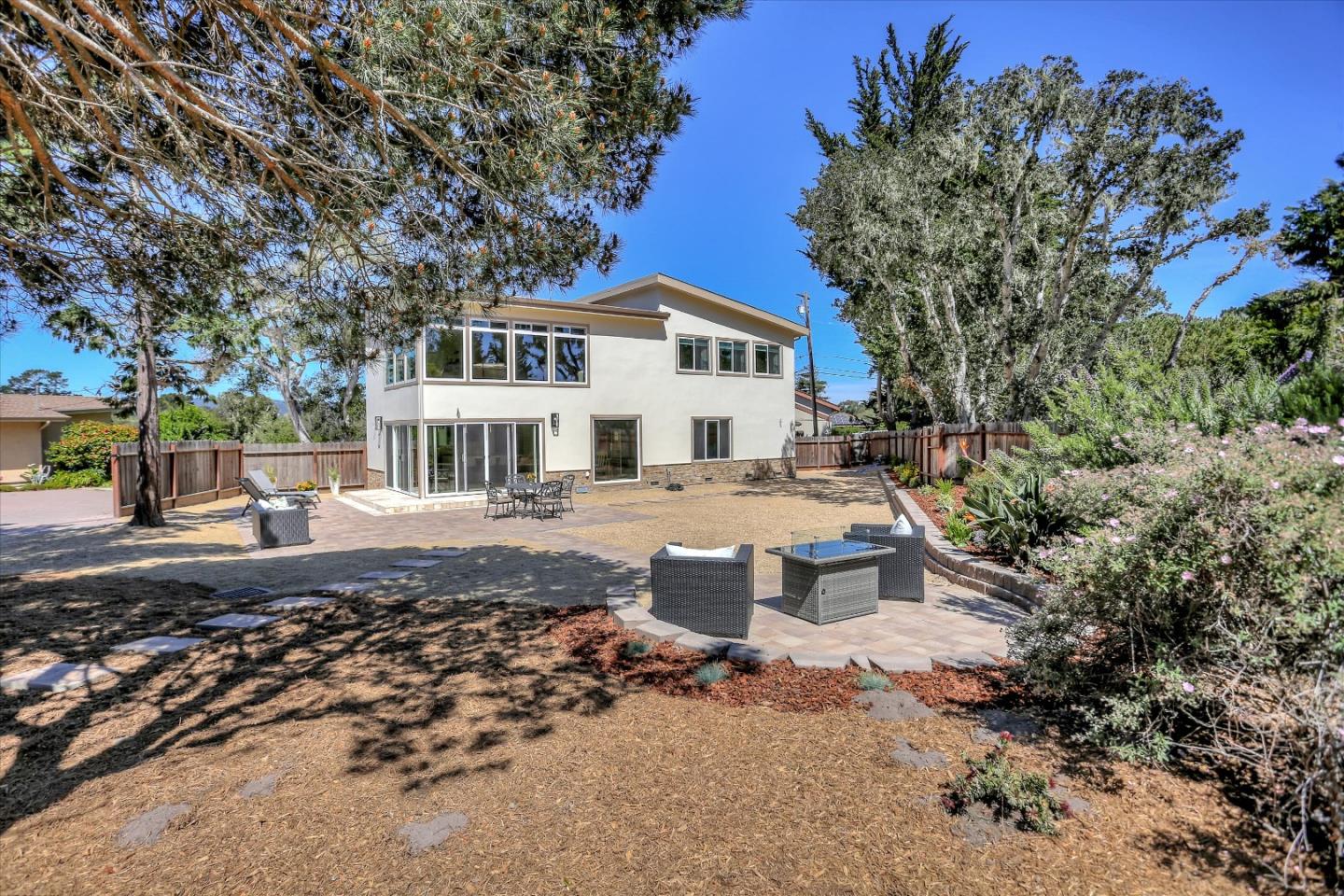 Detail Gallery Image 1 of 68 For 1247 Josselyn Canyon Rd, Monterey,  CA 93940 - 4 Beds | 3/1 Baths