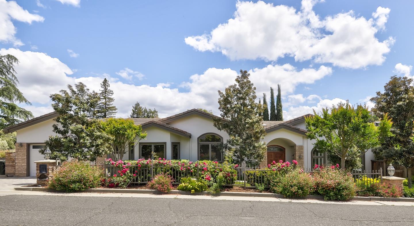 Detail Gallery Image 1 of 1 For 920 Madonna Way, Los Altos,  CA 94024 - 5 Beds | 5/1 Baths