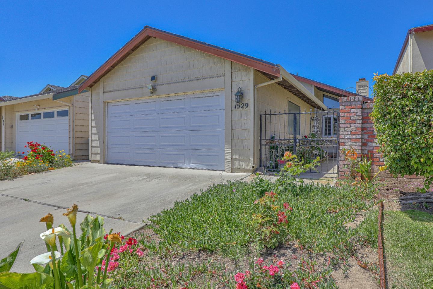 Detail Gallery Image 1 of 1 For 1529 Sepulveda Dr, Salinas,  CA 93906 - 2 Beds | 2 Baths