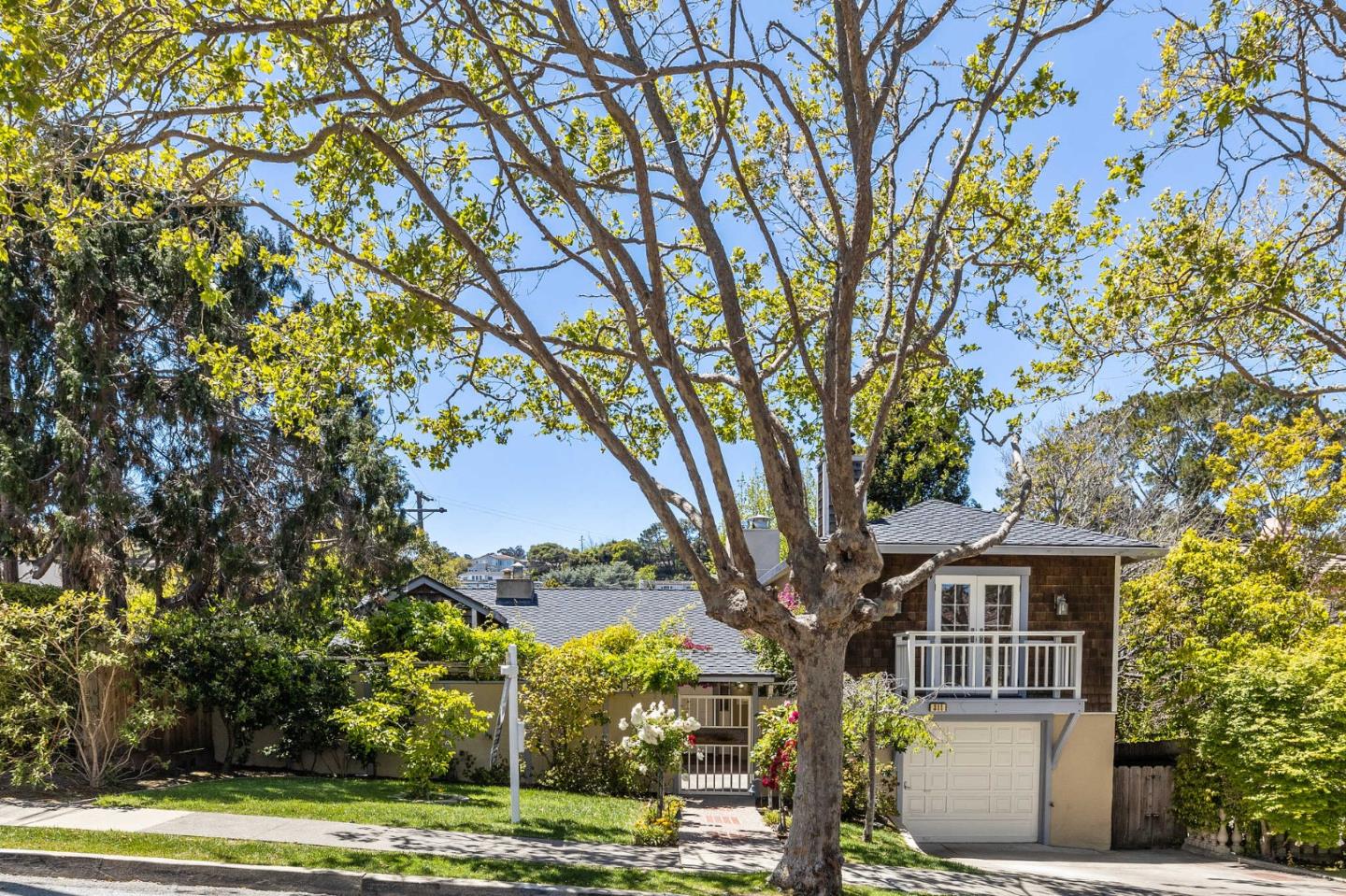 Detail Gallery Image 1 of 1 For 311 Ashton Ave, Millbrae,  CA 94030 - 3 Beds | 2 Baths