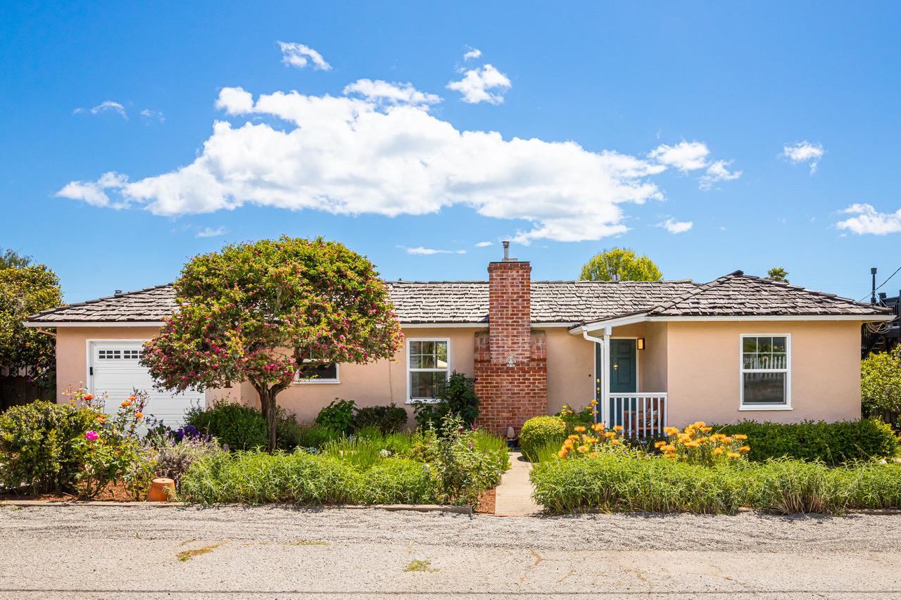 Detail Gallery Image 1 of 1 For 337 Hillcrest Dr, Aptos,  CA 95003 - 2 Beds | 1 Baths