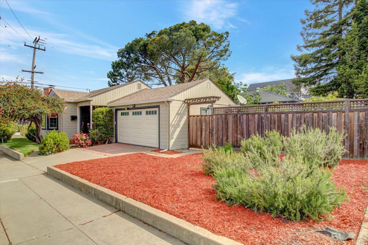 Detail Gallery Image 1 of 1 For 22808 5th St, Hayward,  CA 94541 - 3 Beds | 1 Baths