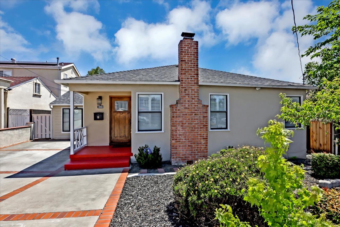 Detail Gallery Image 1 of 1 For 18950 Santa Maria Ave, Castro Valley,  CA 94546 - 4 Beds | 1/1 Baths