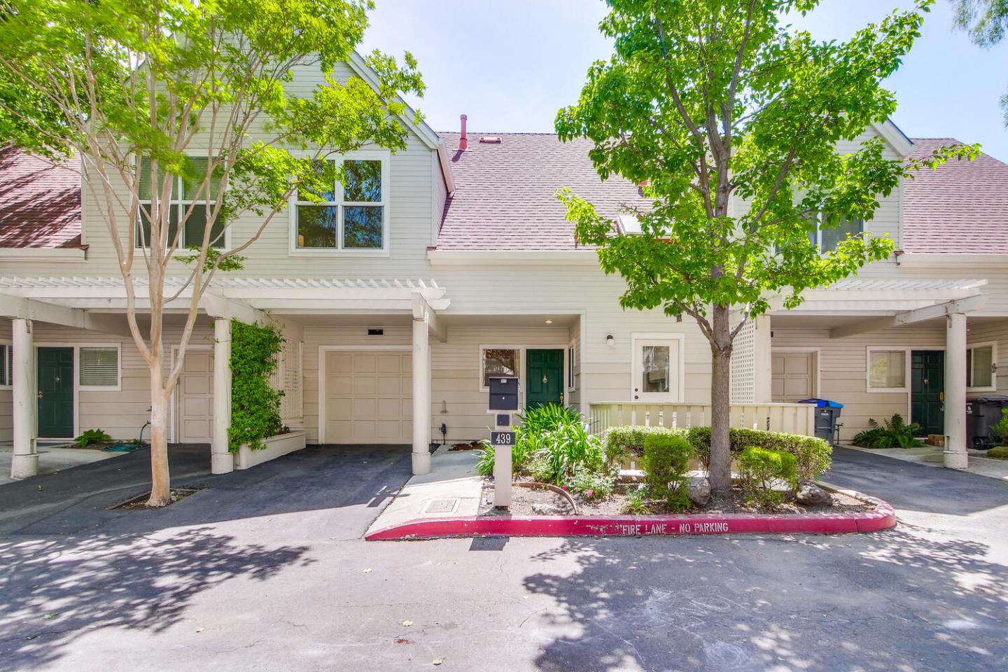 Detail Gallery Image 1 of 1 For 439 Beaume Ct, Mountain View,  CA 94043 - 3 Beds | 2/1 Baths