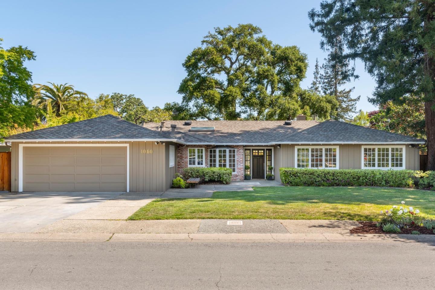 Detail Gallery Image 1 of 1 For 1060 Lemon St, Menlo Park,  CA 94025 - 4 Beds | 2/1 Baths