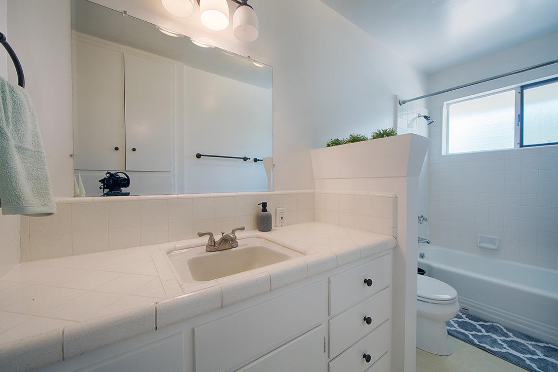 Detail Gallery Image 3 of 8 For 2262 #1 W Yale, Palo Alto,  CA 94303 - 1 Beds | 1 Baths