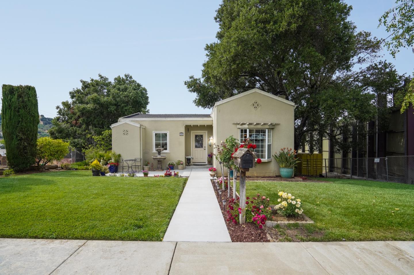 Detail Gallery Image 1 of 1 For 205 Warren Ave, Morgan Hill,  CA 95037 - 3 Beds | 2 Baths