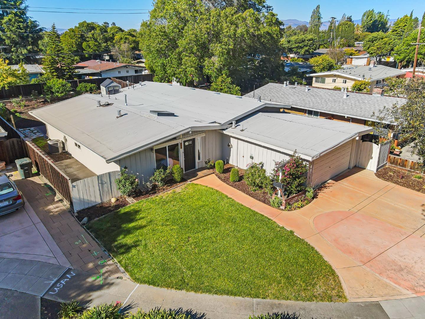 Detail Gallery Image 1 of 1 For 739 Lakemuir Dr, Sunnyvale,  CA 94089 - 4 Beds | 3 Baths