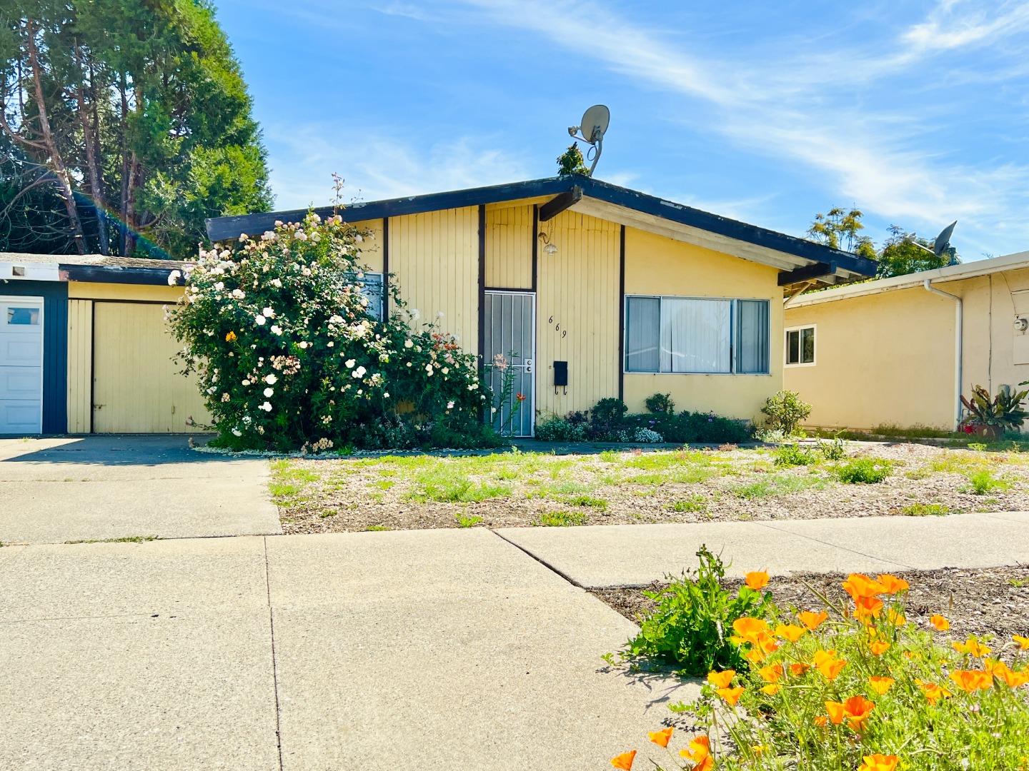 Detail Gallery Image 1 of 1 For 669 Bronte Ave, Watsonville,  CA 95076 - 2 Beds | 1 Baths