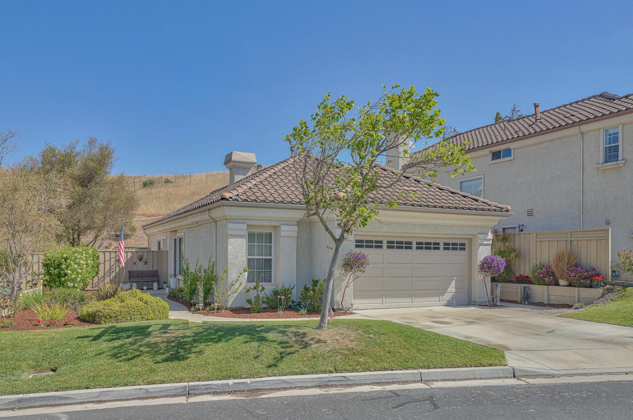 Detail Gallery Image 1 of 34 For 19387 Acclaim Dr, Salinas,  CA 93908 - 3 Beds | 2 Baths