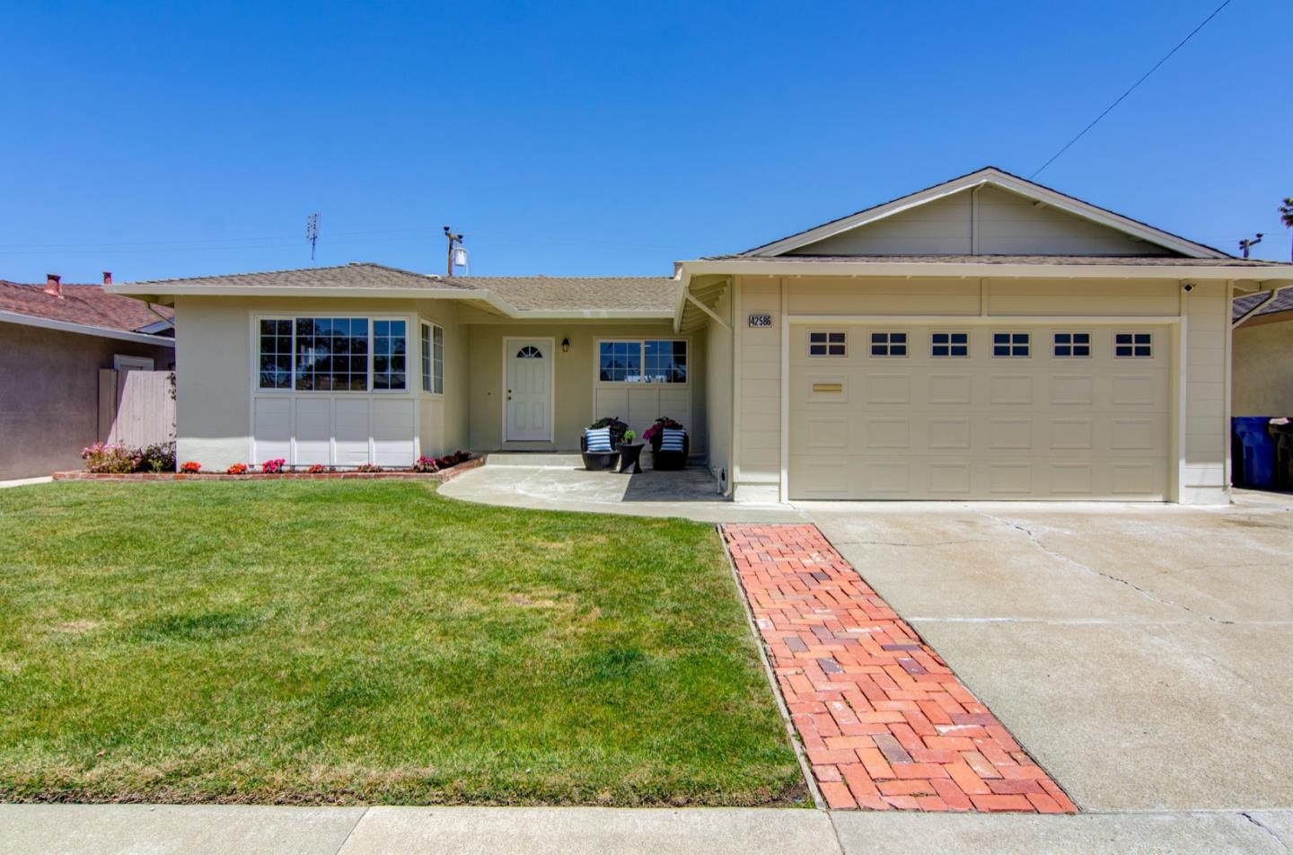 Photo of 42586 Saratoga Park St in Fremont, CA