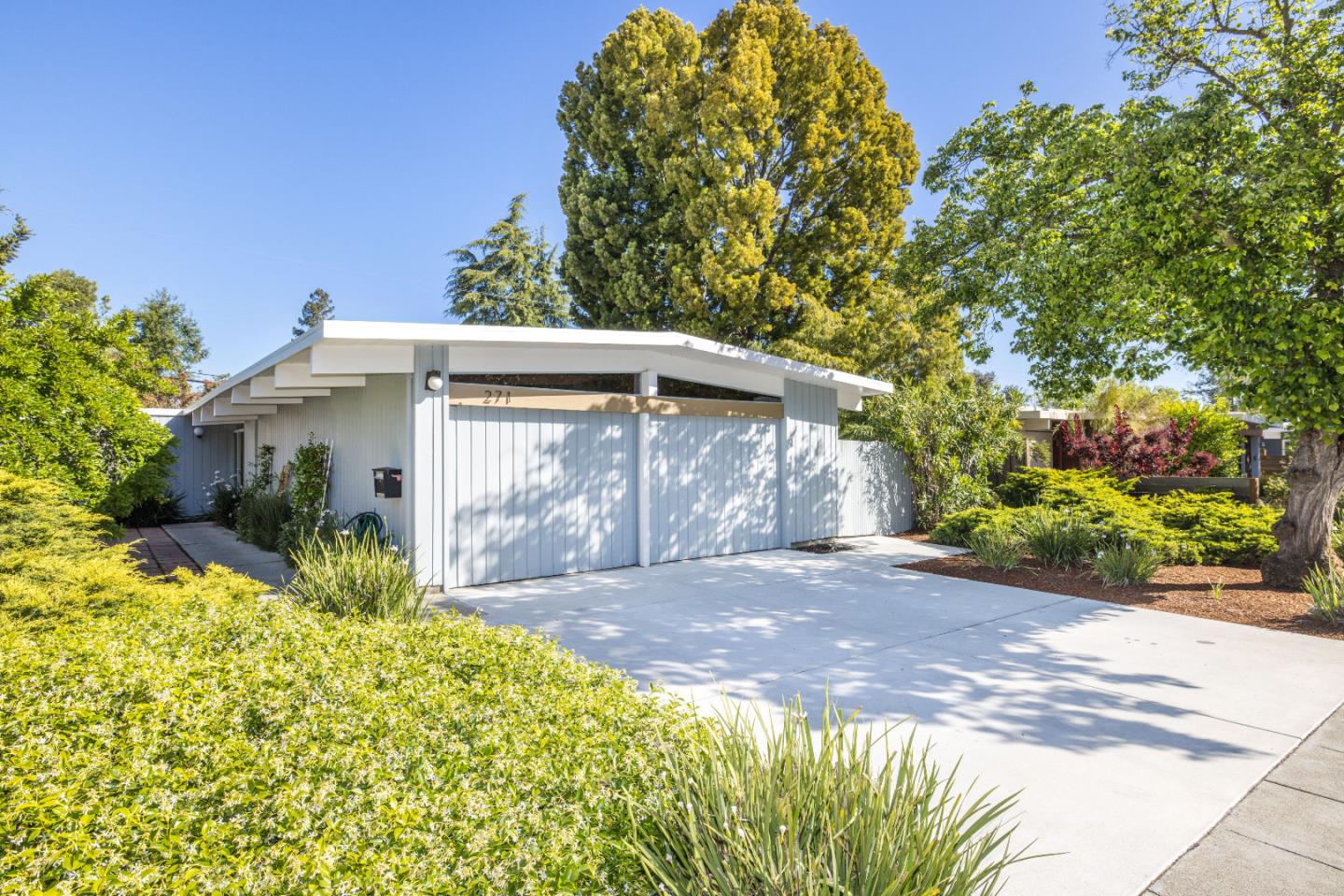 Detail Gallery Image 1 of 1 For 271 Creekside Dr, Palo Alto,  CA 94306 - 4 Beds | 2 Baths