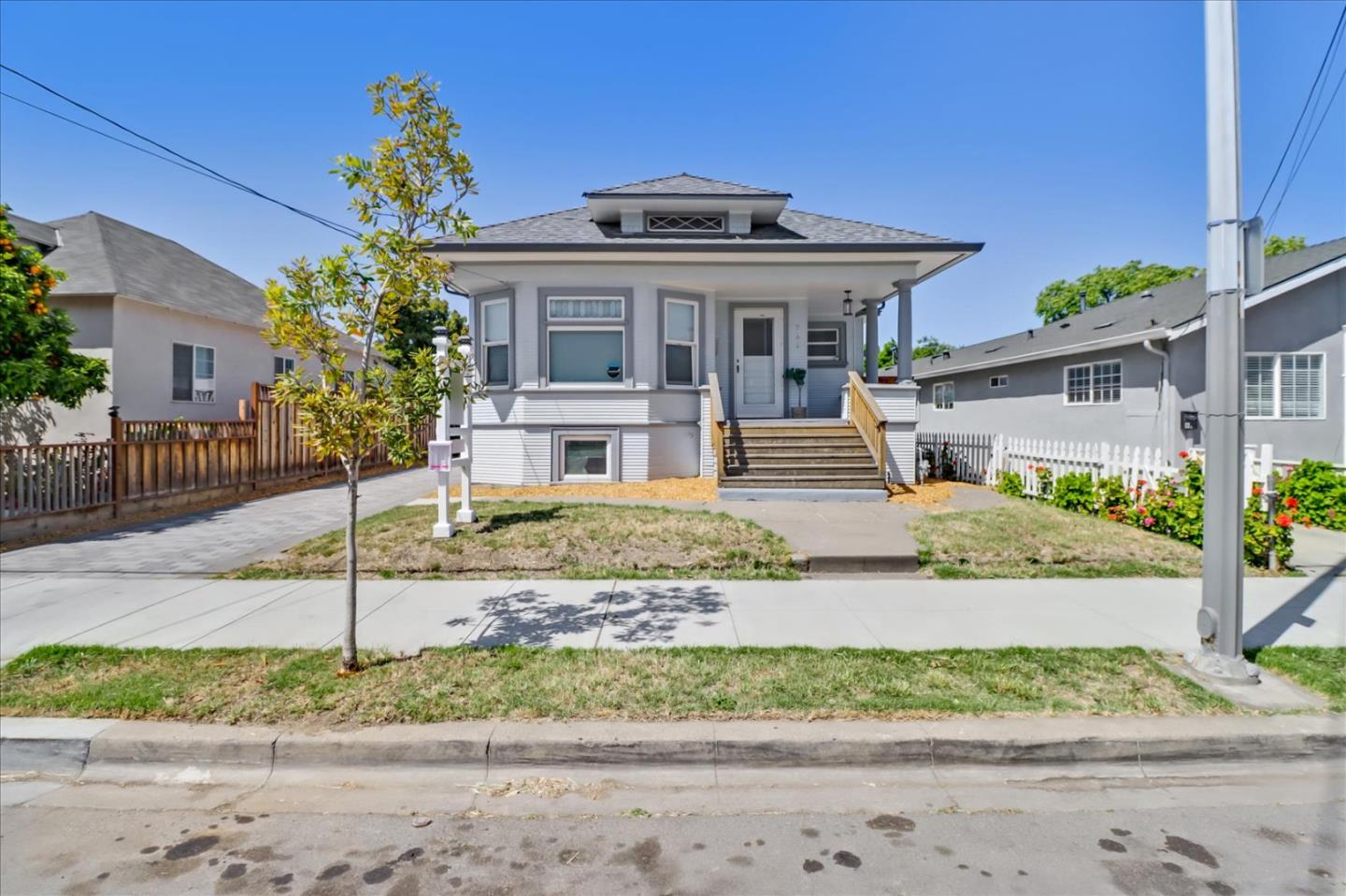 Detail Gallery Image 1 of 1 For 731 Locust St, San Jose,  CA 95110 - 2 Beds | 2 Baths