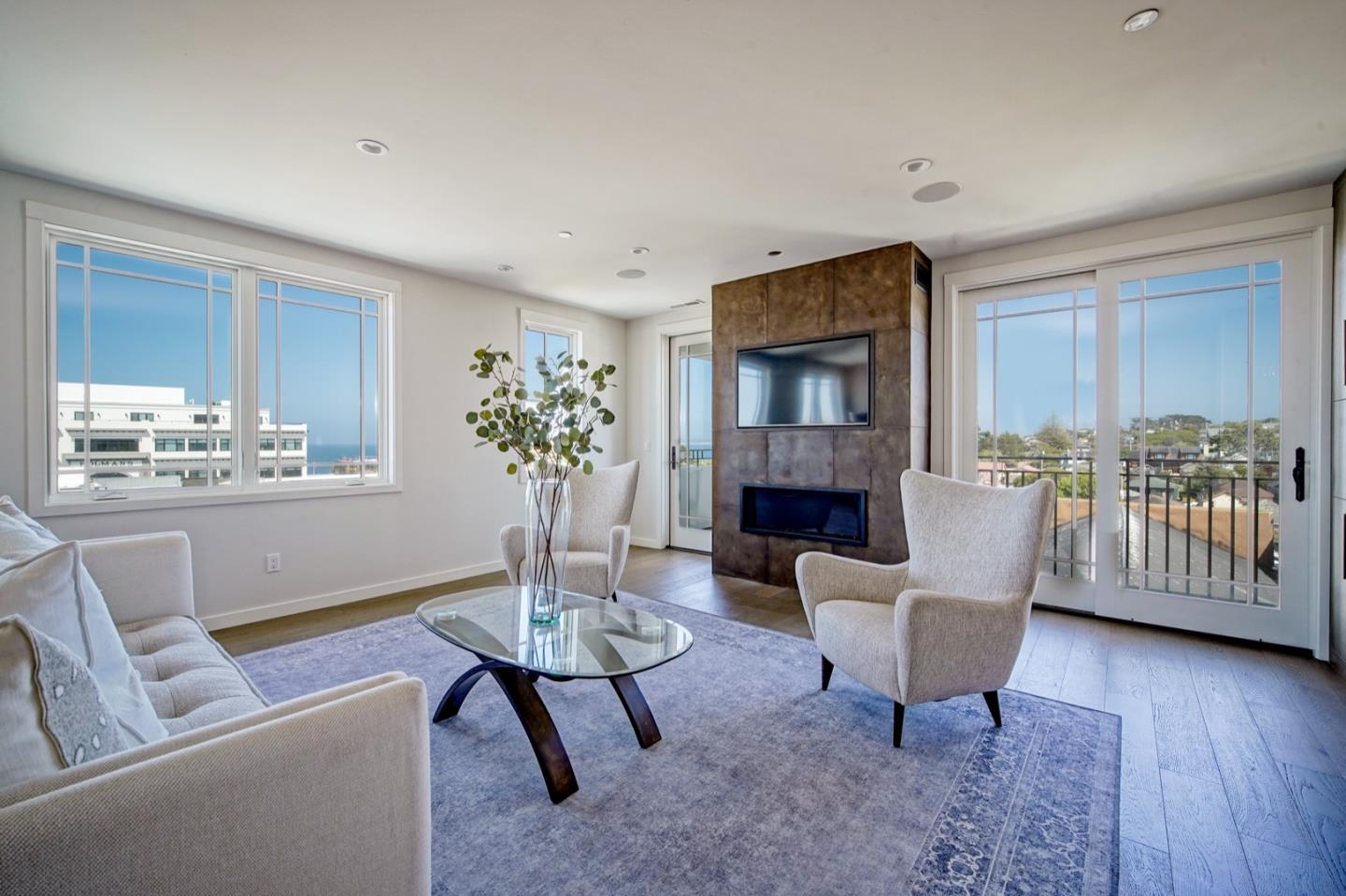 Detail Gallery Image 1 of 22 For 223 Grand Ave. #C,  Pacific Grove,  CA 93950 - 2 Beds | 2 Baths