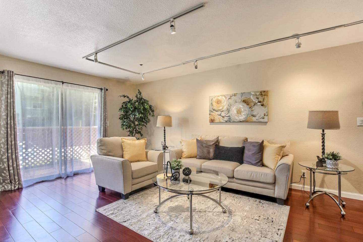 Detail Gallery Image 1 of 1 For 1026 San Luis Cir #606,  Daly City,  CA 94014 - 2 Beds | 2 Baths