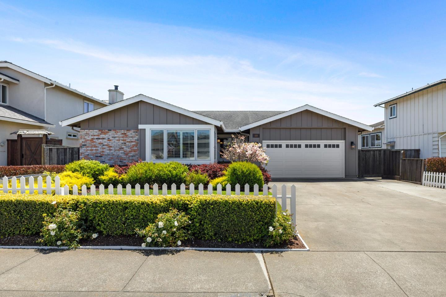 Detail Gallery Image 1 of 1 For 419 Beach Ave, Half Moon Bay,  CA 94019 - 4 Beds | 2 Baths