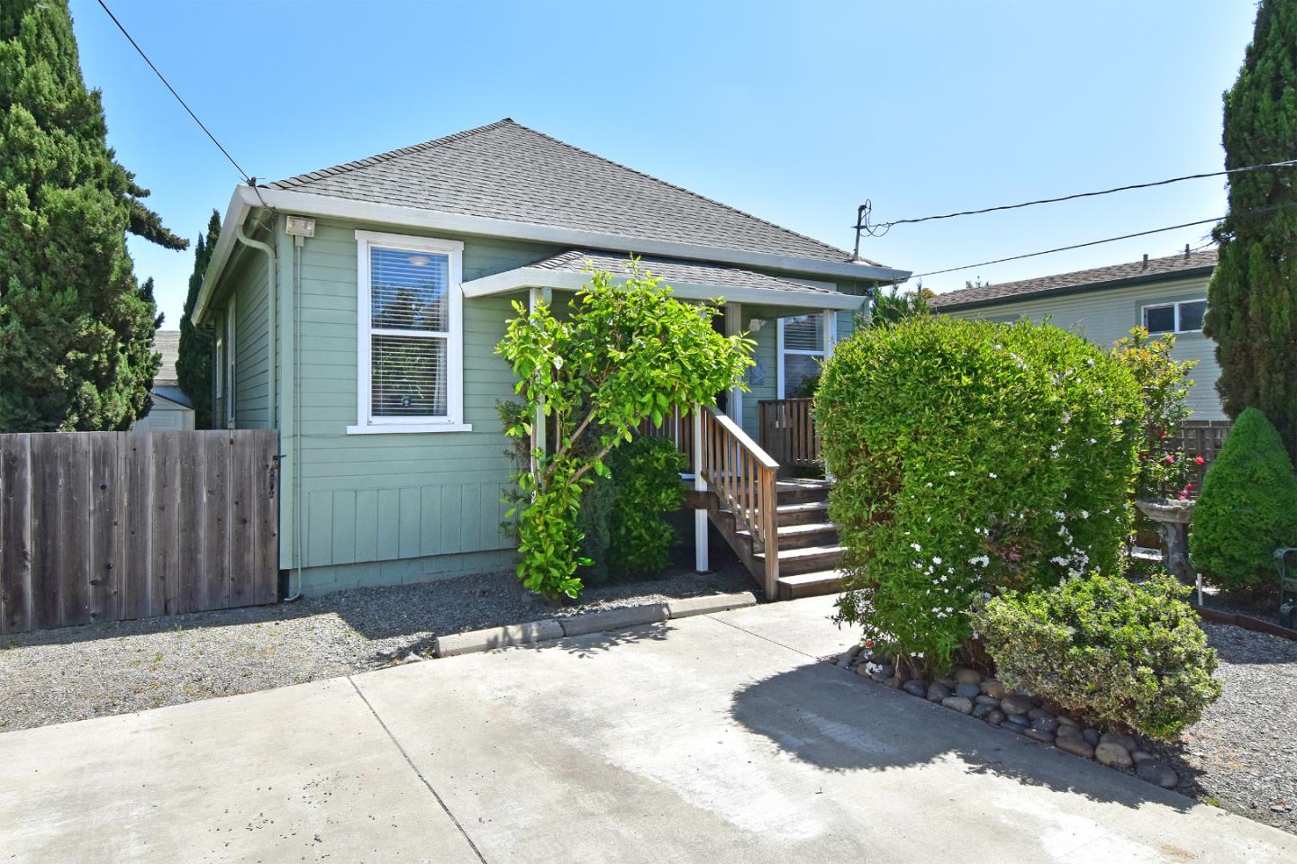 Detail Gallery Image 1 of 1 For 66 Marchant St, Watsonville,  CA 95076 - 2 Beds | 2 Baths