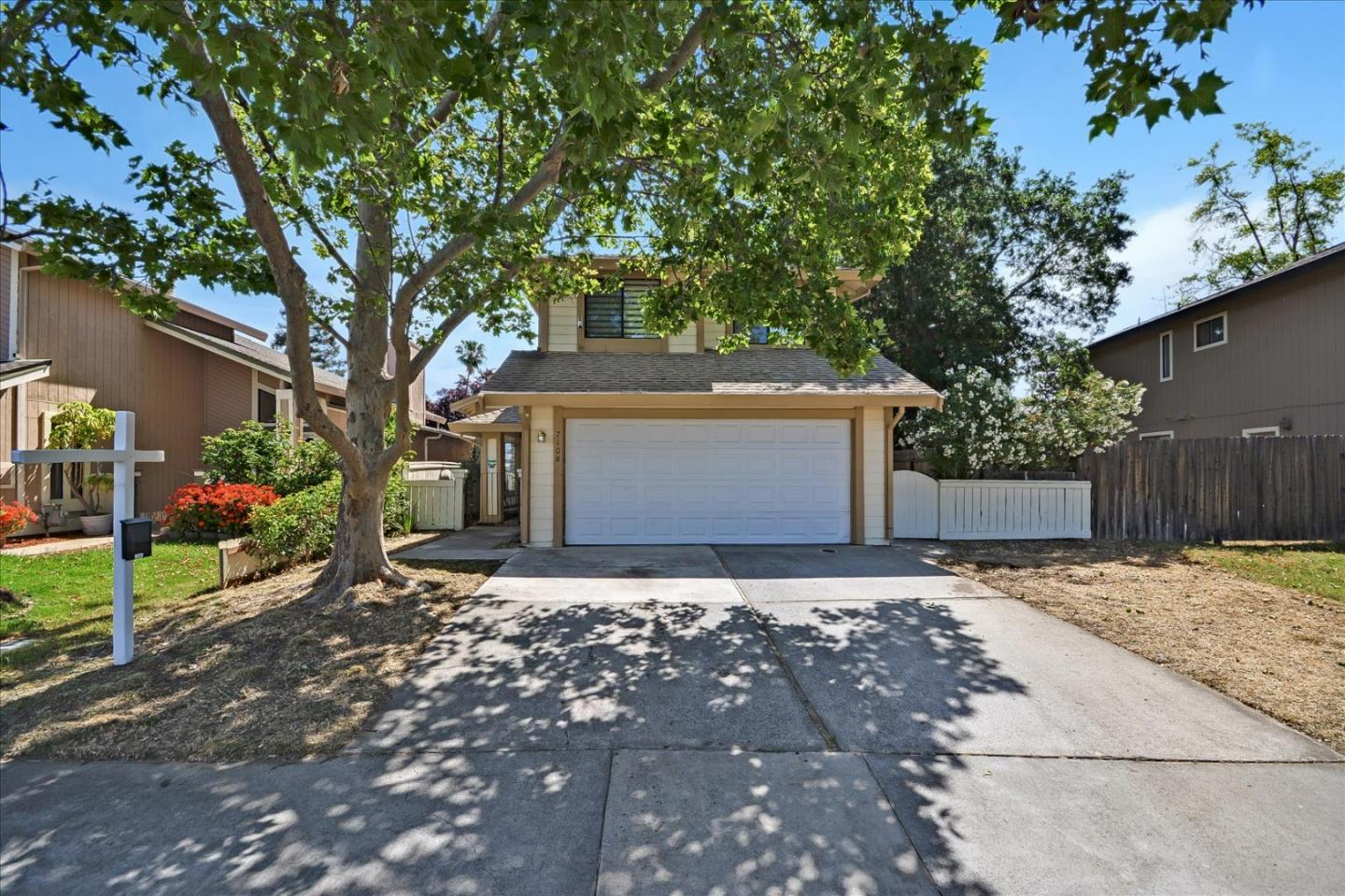 Detail Gallery Image 1 of 1 For 7108 Springmont Dr, Elk Grove,  CA 95758 - 3 Beds | 2/1 Baths