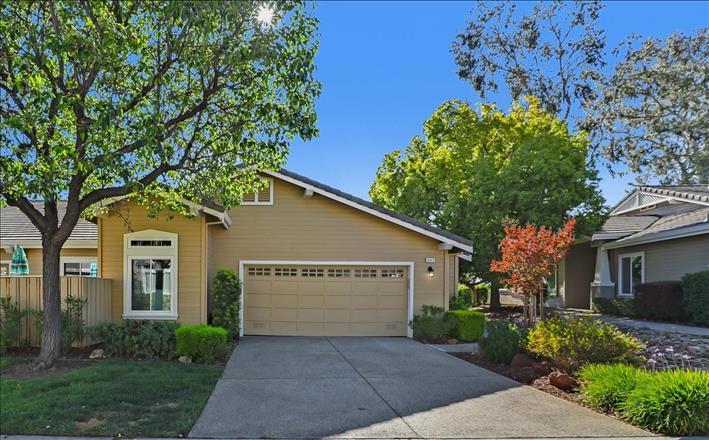 Detail Gallery Image 1 of 1 For 8643 Solera Dr, San Jose,  CA 95135 - 2 Beds | 2 Baths