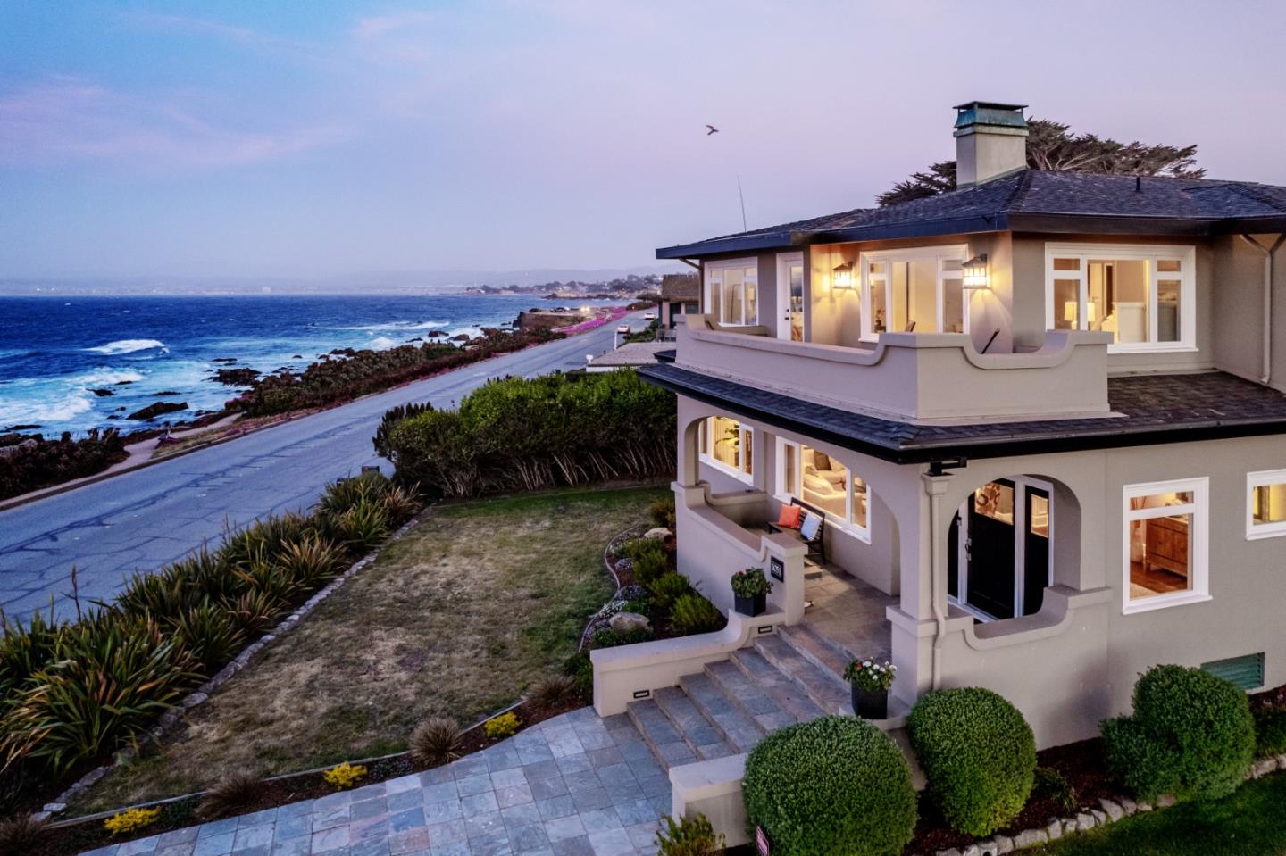 Detail Gallery Image 1 of 39 For 1051 Ocean View Blvd, Pacific Grove,  CA 93950 - 3 Beds | 4 Baths