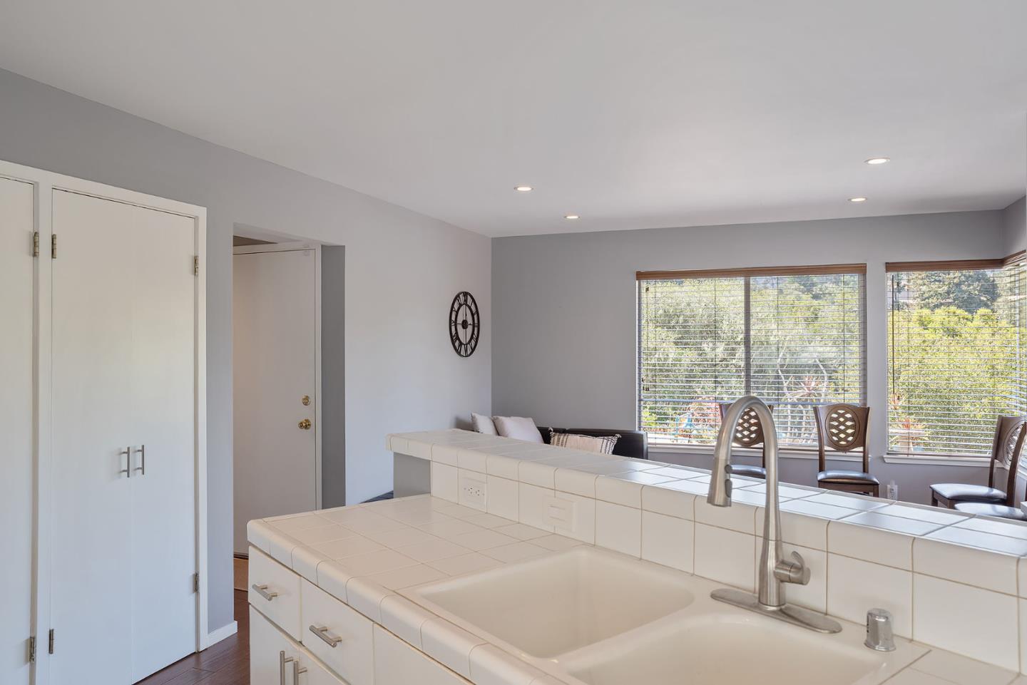 Detail Gallery Image 11 of 19 For 1632 Josselyn Canyon Rd, Monterey,  CA 93940 - 3 Beds | 2/1 Baths