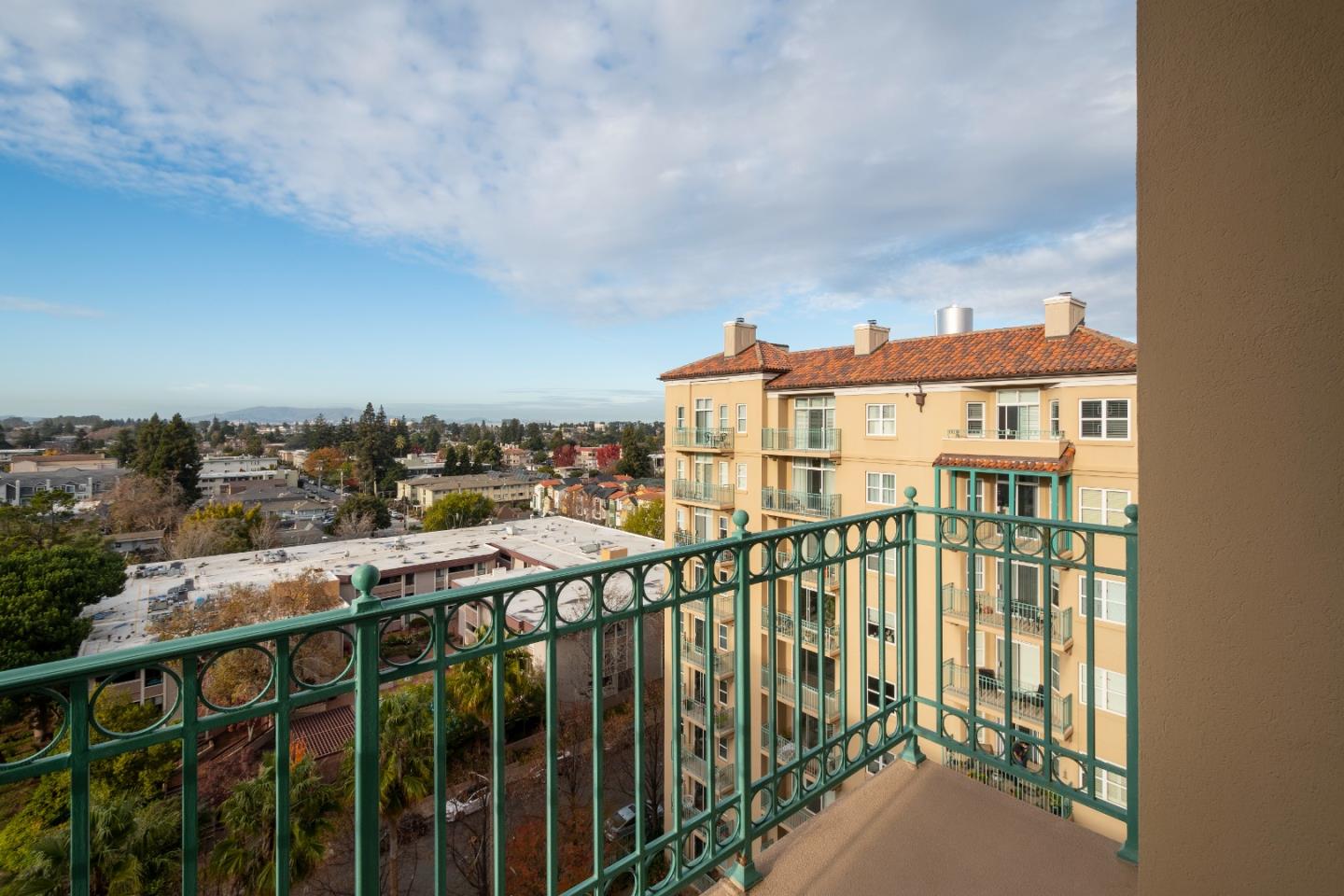 Detail Gallery Image 1 of 12 For 1 Baldwin Ave #1017,  San Mateo,  CA 94401 - 2 Beds | 2 Baths