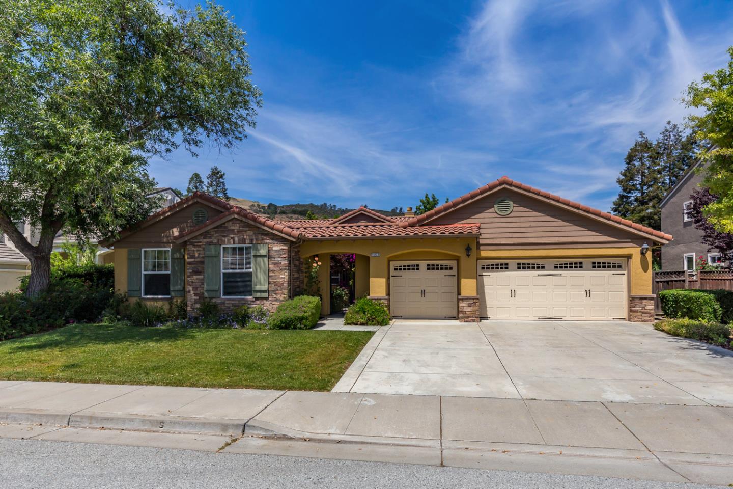 Detail Gallery Image 1 of 1 For 19122 Chinook Ct, Morgan Hill,  CA 95037 - 4 Beds | 3/1 Baths