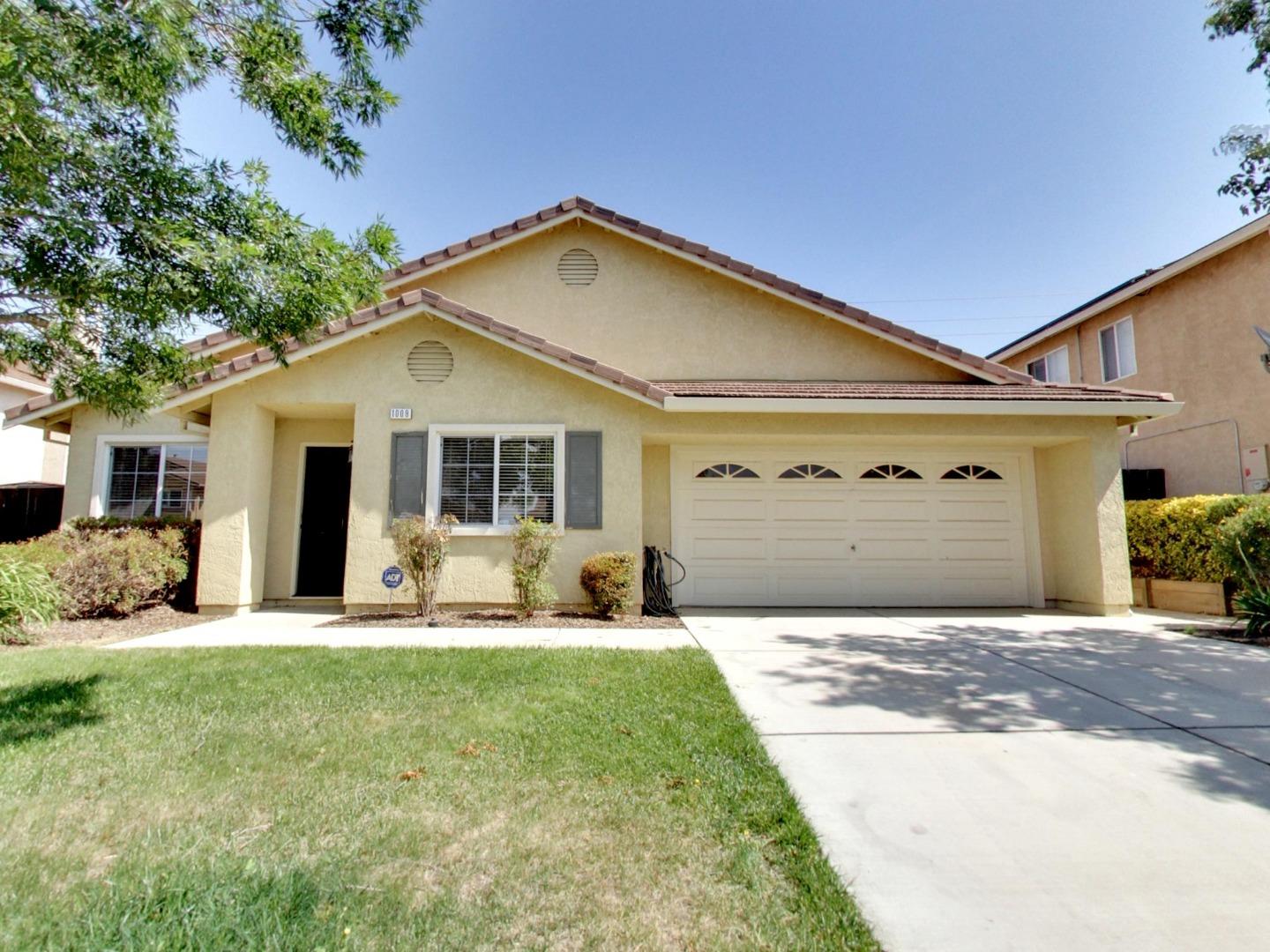 Detail Gallery Image 1 of 1 For 1009 Terraza St, Soledad,  CA 93960 - 5 Beds | 2/1 Baths