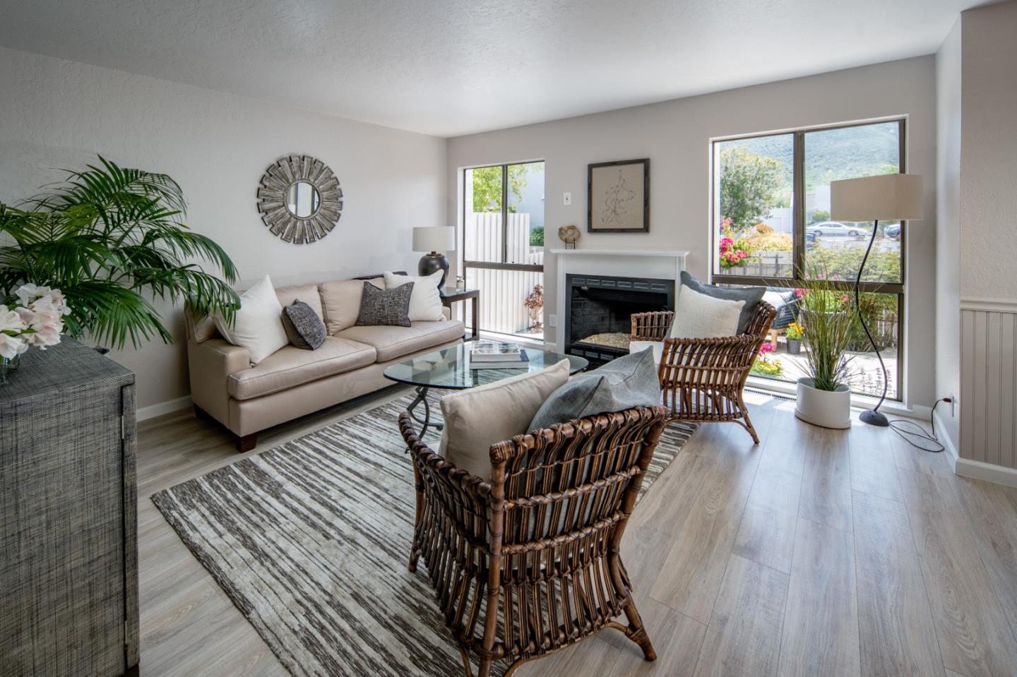 Detail Gallery Image 1 of 1 For 4000 Rio Rd #4,  Carmel,  CA 93923 - 3 Beds | 2/1 Baths