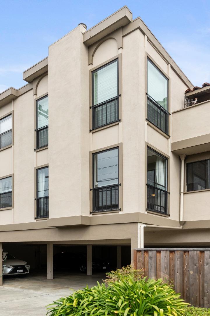 Detail Gallery Image 1 of 1 For 602 Cedar St #2,  San Carlos,  CA 94070 - 2 Beds | 2 Baths