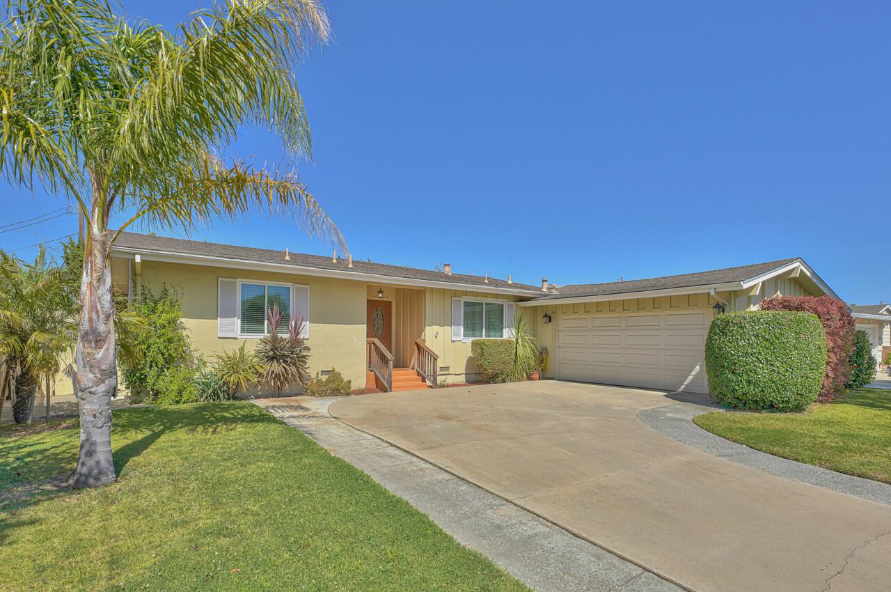 Detail Gallery Image 1 of 1 For 212 Chaucer Dr, Salinas,  CA 93901 - 3 Beds | 2 Baths