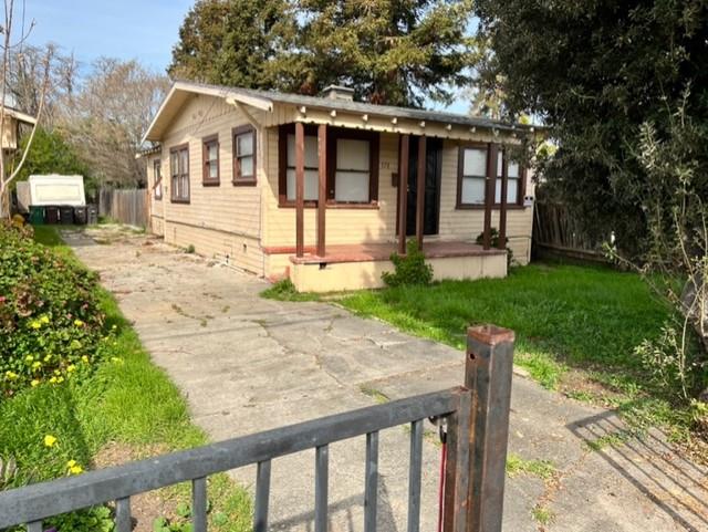 Photo of 378 Smalley Ave in Hayward, CA