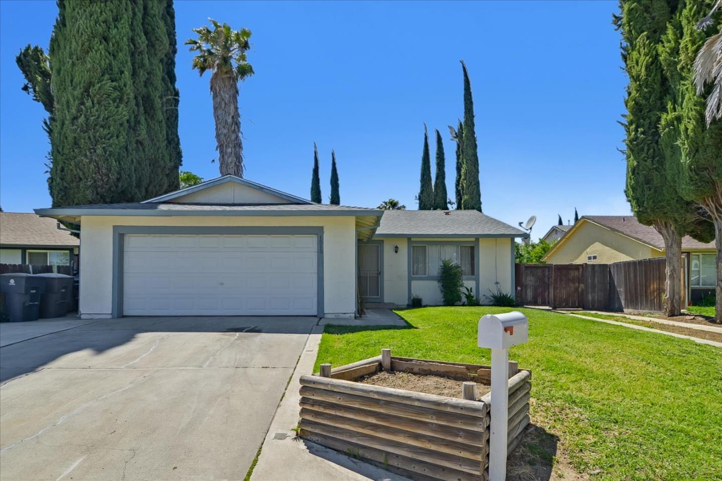 Photo of 1515 Griffith Pl in Tracy, CA